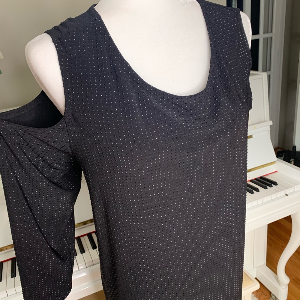 Plus dotted cold shoulder top - Picture 5 of 5